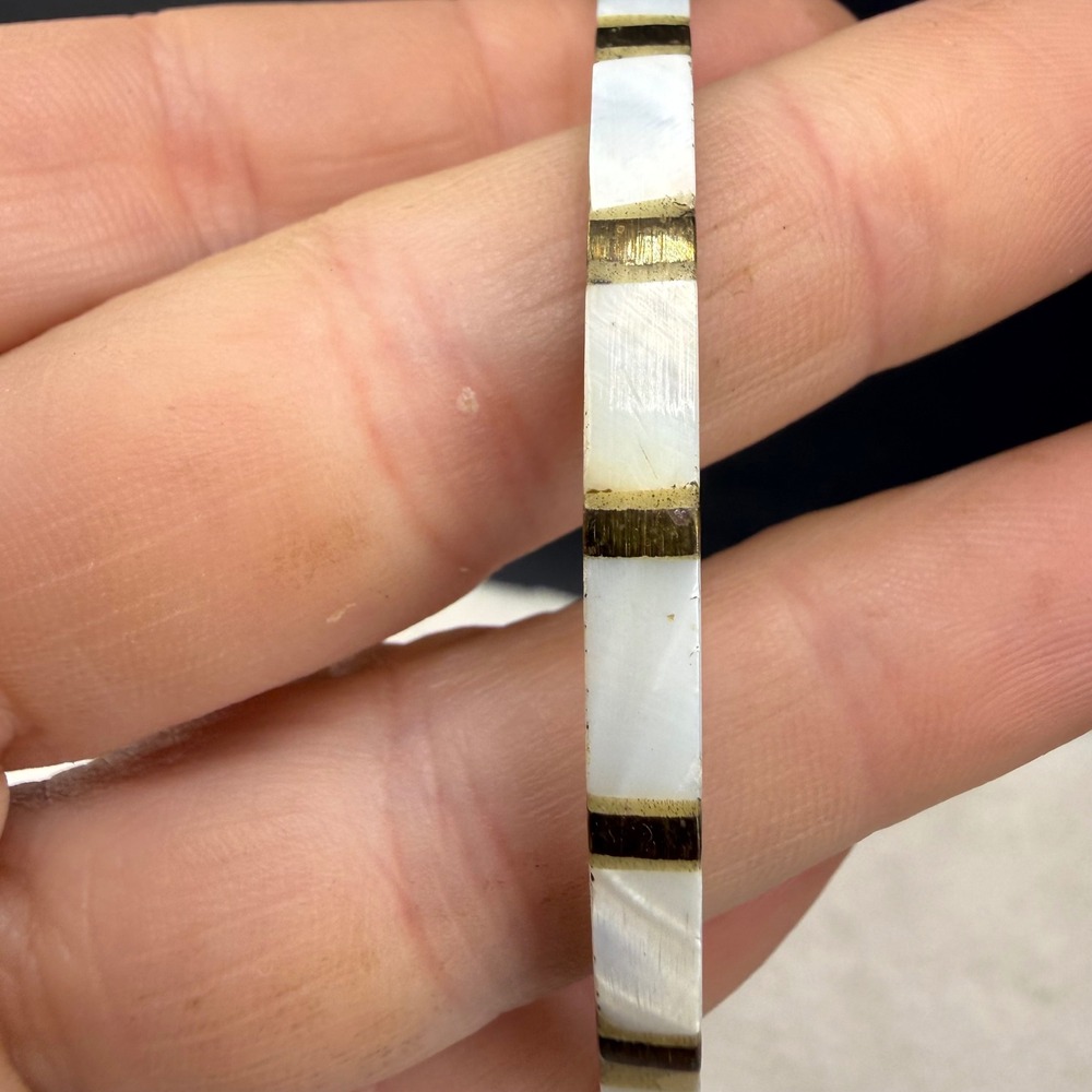 Vintage Brass Bangle Bracelet Gold White Mother of Pearl Inlay‎ 8.5 Inch